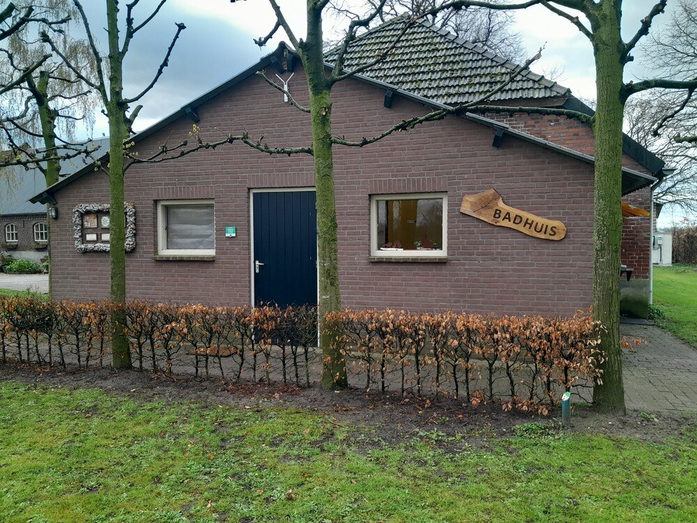 Het sanitairgebouw
